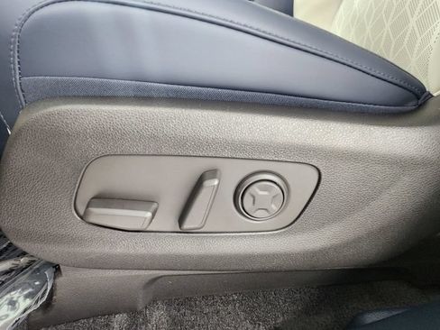 New 2027 Kia Carnival SX w/ Dark Edition Package FWD image 11