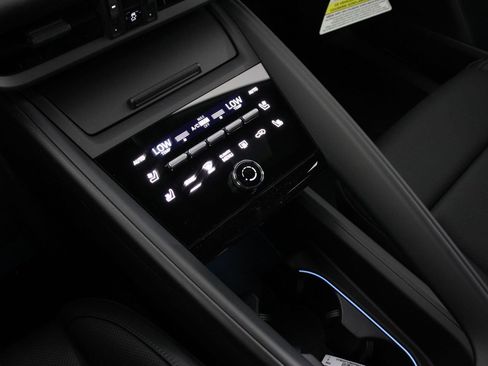 New 2026 Porsche Macan 4 Electric image 14