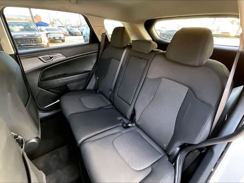 Used 2023 Kia Sportage LX image 29