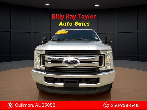 Used 2017 Ford F250 XLT image 3