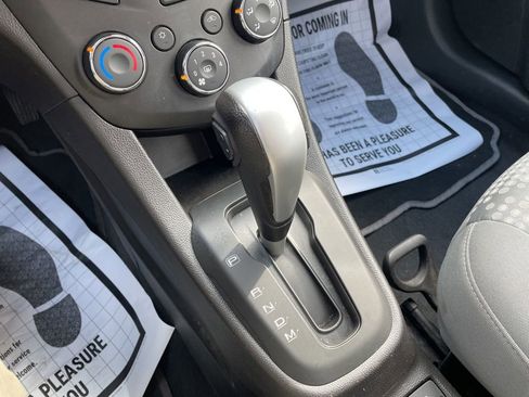 Used 2020 Chevrolet Sonic LT image 18