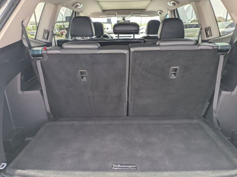 Used 2023 Volkswagen Atlas SE w/ Panoramic Sunroof Package FWD image 10