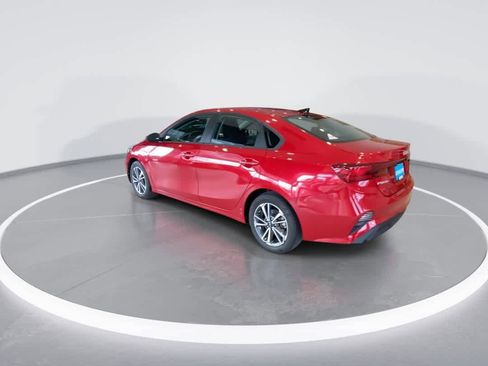 Used 2023 Kia Forte LXS image 6