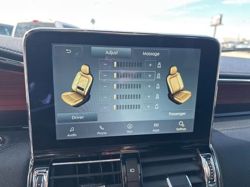 Used 2021 Lincoln Navigator Reserve w/ Luxury Package image 28