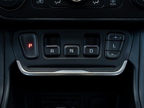 Used 2019 GMC Terrain SLT FWD image 30