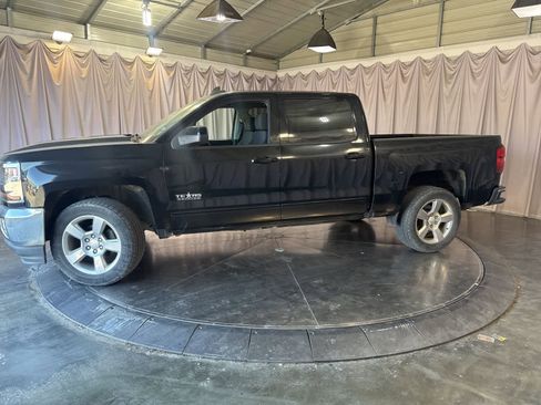 Used 2018 Chevrolet Silverado 1500 LT w/ Texas Edition image 8