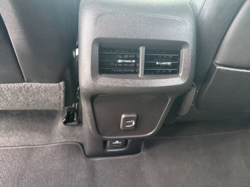 Used 2023 GMC Terrain SLT AWD/4WD image 28