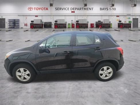 Used 2021 Chevrolet Trax LS AWD/4WD image 5