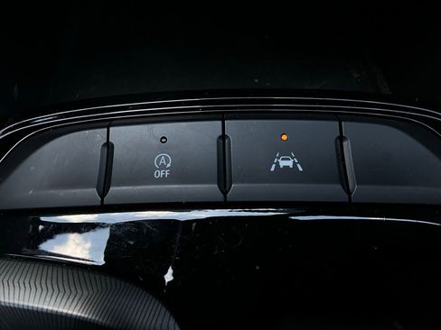 Used 2025 Buick Envista Sport Touring image 23