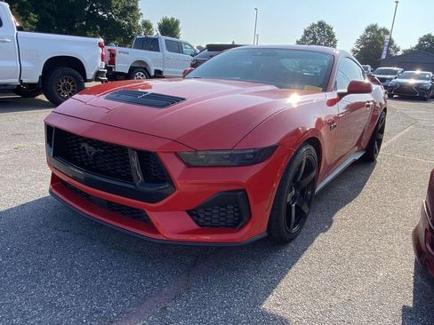 Used 2025 Ford Mustang GT RWD image 3