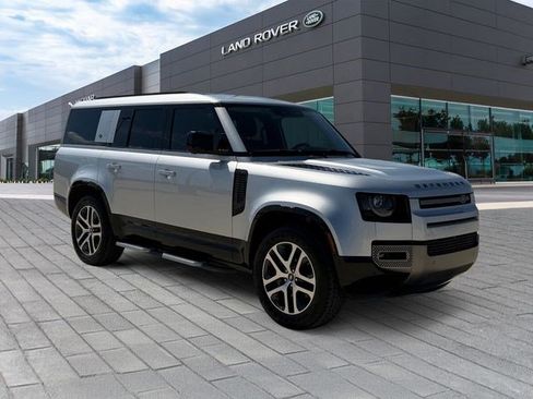 Used 2024 Land Rover Defender 130 X-Dynamic SE AWD/4WD image 7