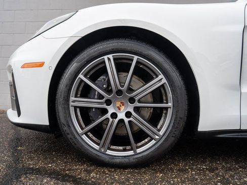 Certified 2025 Porsche Panamera 4 image 12