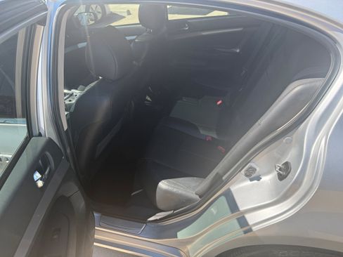 Used 2015 INFINITI Q40 AWD w/ Moonroof Package image 7
