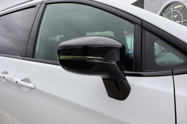 New 2026 Chrysler Pacifica Select AWD/4WD image 2