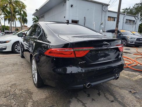 Used 2016 Jaguar XF Prestige image 8