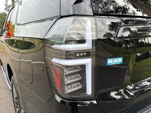 Used 2021 Chevrolet Suburban High Country AWD/4WD image 13
