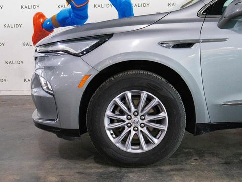 Used 2024 Buick Enclave Premium image 16