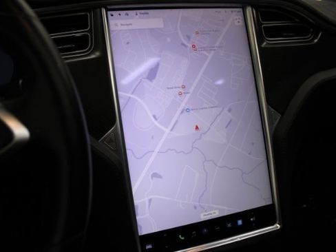 Used 2015 Tesla Model S 85 RWD image 15
