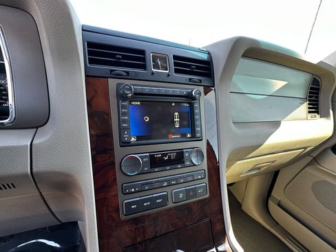 Used 2012 Lincoln Navigator 2WD image 48