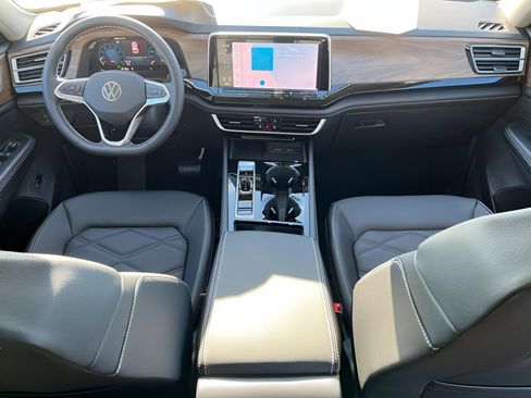 New 2026 Volkswagen Atlas SE image 9