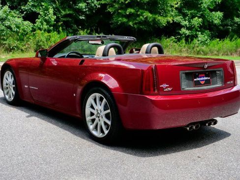 Used 2007 Cadillac XLR V RWD image 52