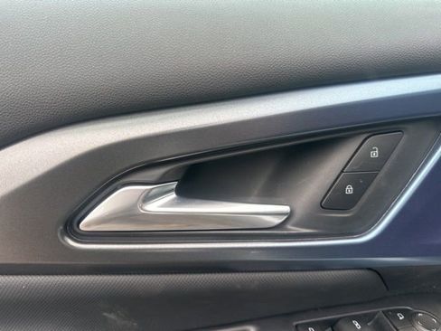 New 2026 Chevrolet Equinox EV LT image 12