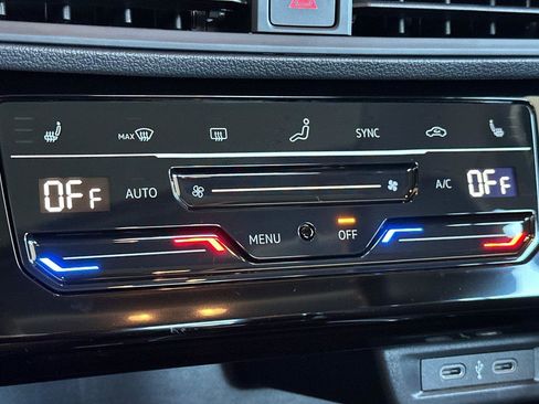 New 2025 Volkswagen Jetta SE image 18