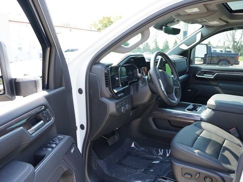 Used 2025 Chevrolet Silverado 3500 LTZ w/ LTZ Plus Package AWD/4WD image 16