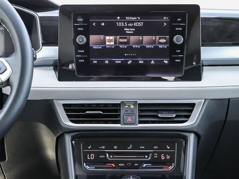 Certified 2025 Volkswagen Taos SE FWD image 14