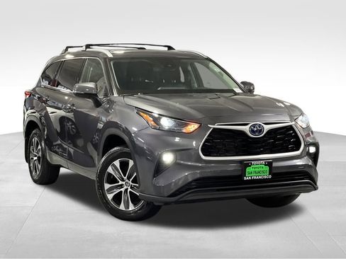 Certified 2022 Toyota Highlander XLE image 7