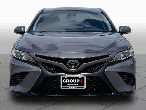 Used 2019 Toyota Camry SE w/ Convenience Package FWD image 4