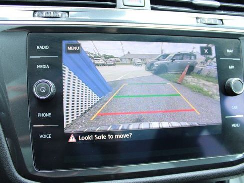 Used 2019 Volkswagen Tiguan SEL Premium w/ 3rd Row Seat Package AWD/4WD image 28