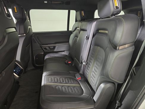 Used 2024 Rivian R1S Adventure AWD/4WD image 21