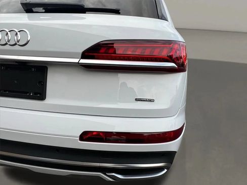 Used 2023 Audi Q7 2.0T Premium w/ Convenience Package AWD/4WD image 10