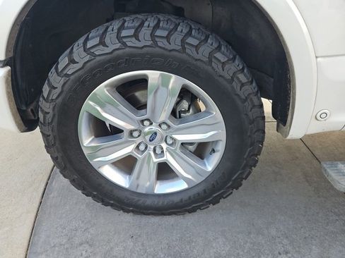 Used 2016 Ford F150 Platinum w/ Equipment Group 701A Luxury image 6