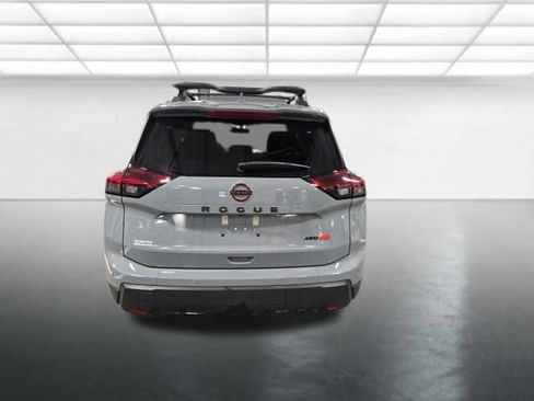 Used 2025 Nissan Rogue SV AWD/4WD image 6