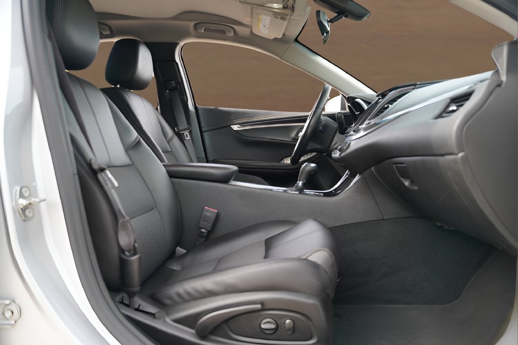 Used 2018 Chevrolet Impala LT FWD image 23