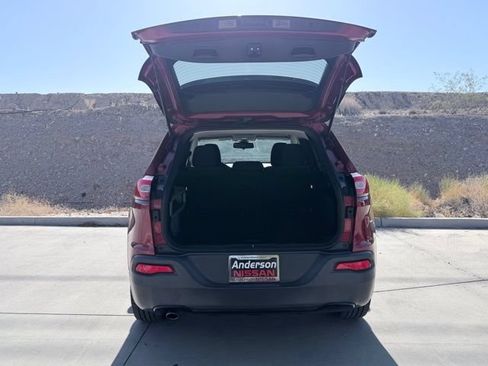 Used 2016 Jeep Cherokee Sport FWD image 27