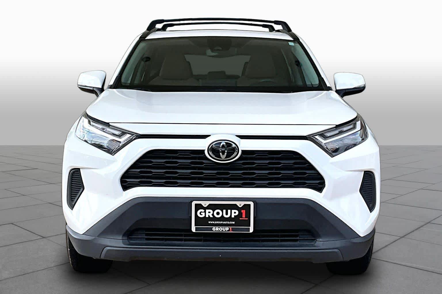 Used 2024 Toyota RAV4 XLE w/ Convenience Package FWD image 4