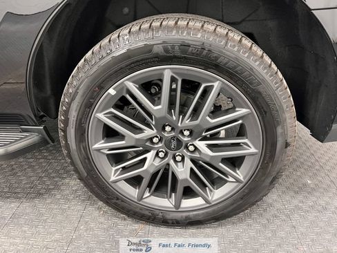 New 2026 Ford Expedition Platinum w/ Stealth Appearance Package AWD/4WD image 21
