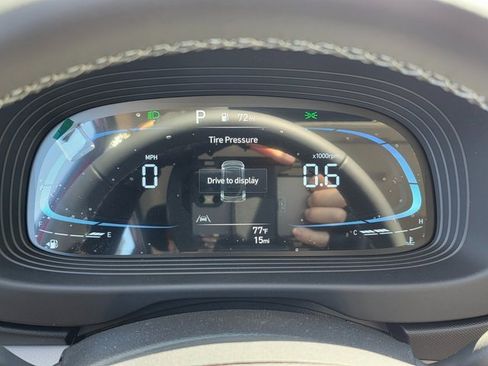 New 2025 Hyundai Venue SEL image 21