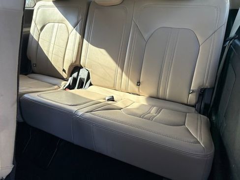 Used 2024 Ford Expedition Limited image 17