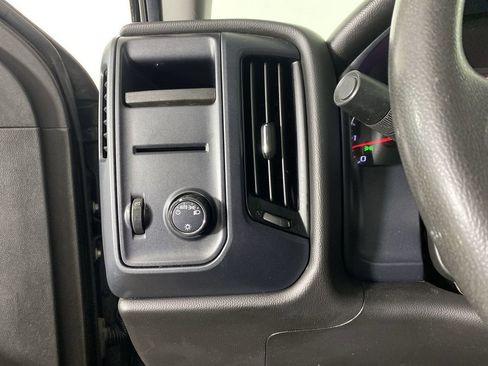 Used 2019 Chevrolet Silverado 1500 Custom w/ Custom Convenience Package image 18