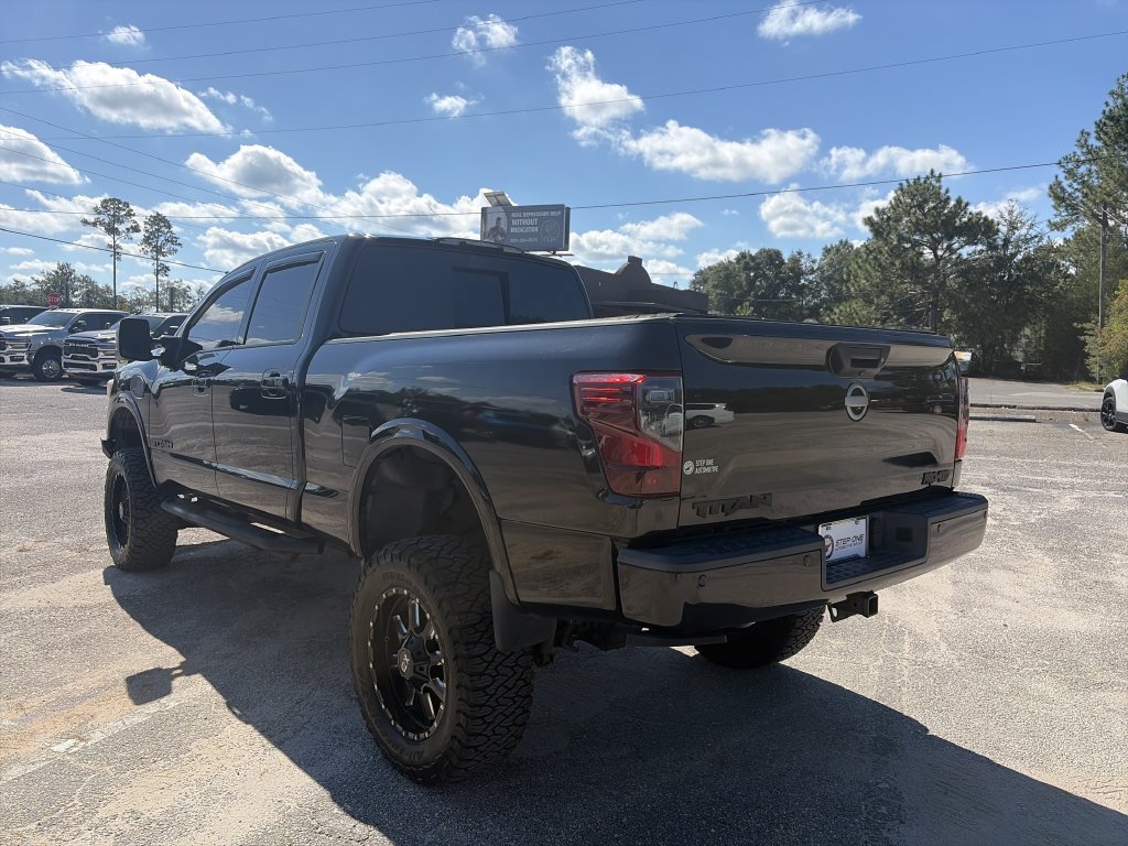 Used 2017 Nissan Titan PRO-4X w/ Pro-4x Convenience Package AWD/4WD image 4