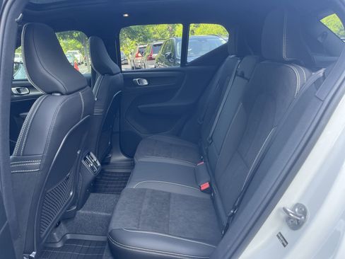 Used 2026 Volvo XC40 B5 Ultra w/ Protection Package Premier image 33