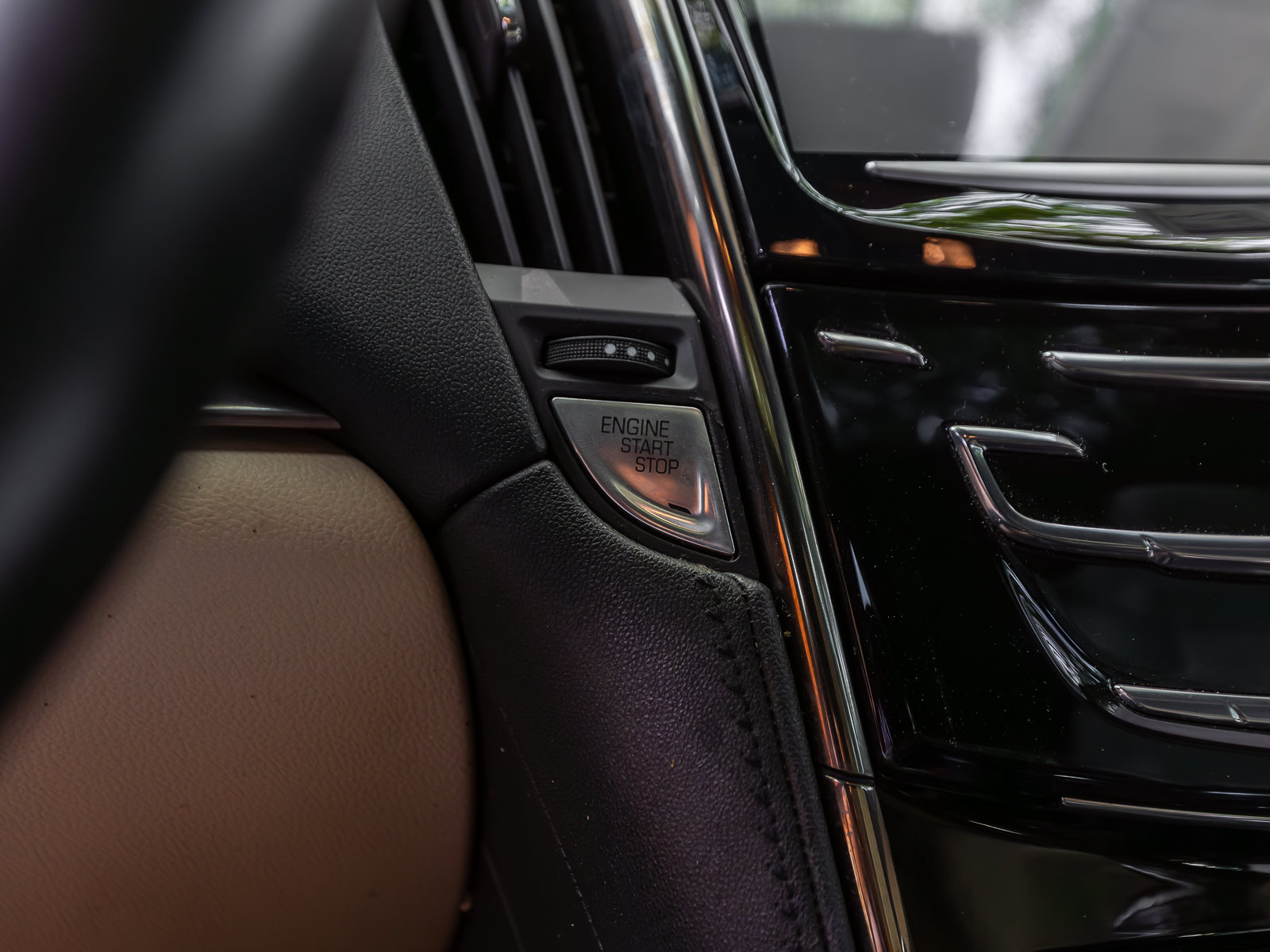 Used 2018 Cadillac ATS Premium Luxury RWD image 9