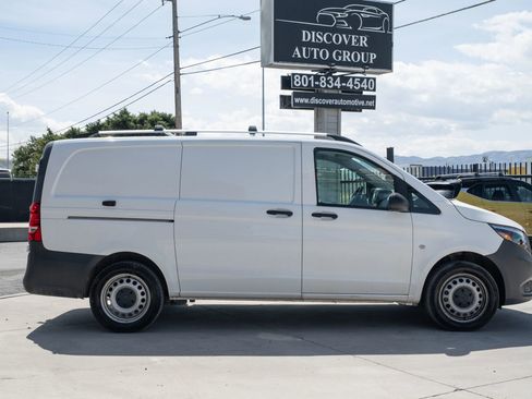 Used 2022 Mercedes-Benz Metris image 12