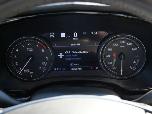 Used 2023 Cadillac XT5 Sportv w/ Technology Package AWD/4WD image 27