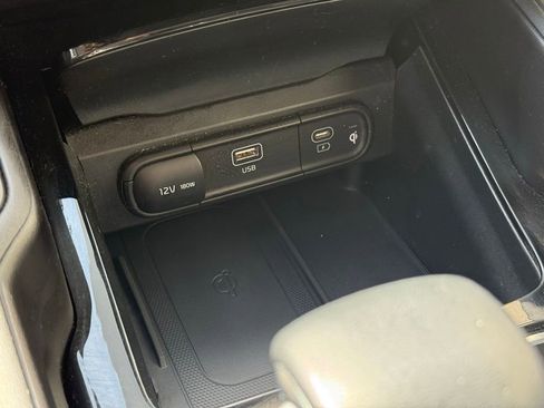 Used 2025 Kia Telluride S AWD/4WD image 17