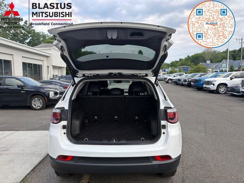 Used 2022 Jeep Compass Latitude AWD/4WD image 10